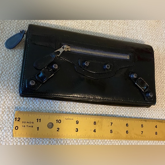 Balenciaga Black Leather Wallet, with generic silver chain included - Picture 16 of 16